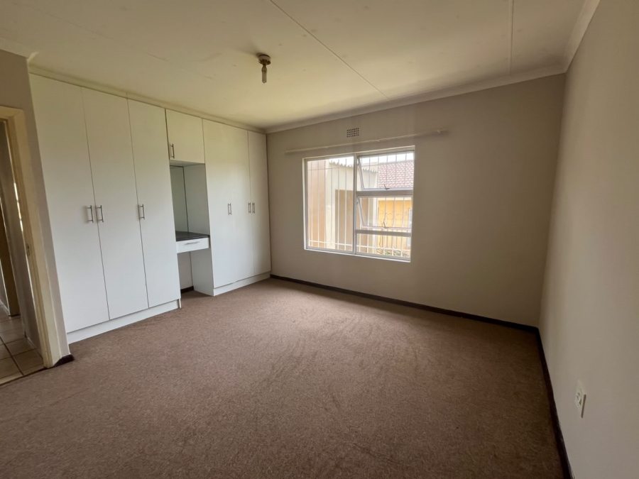 To Let 3 Bedroom Property for Rent in Southernwood Eastern Cape